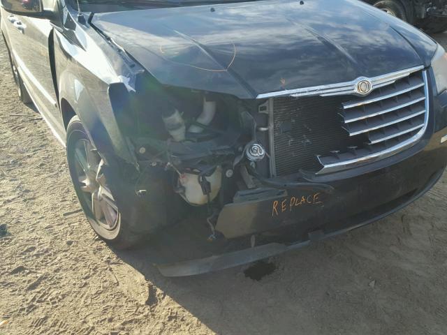 2A8HR64X68R690155 - 2008 CHRYSLER TOWN & COU BLUE photo 9