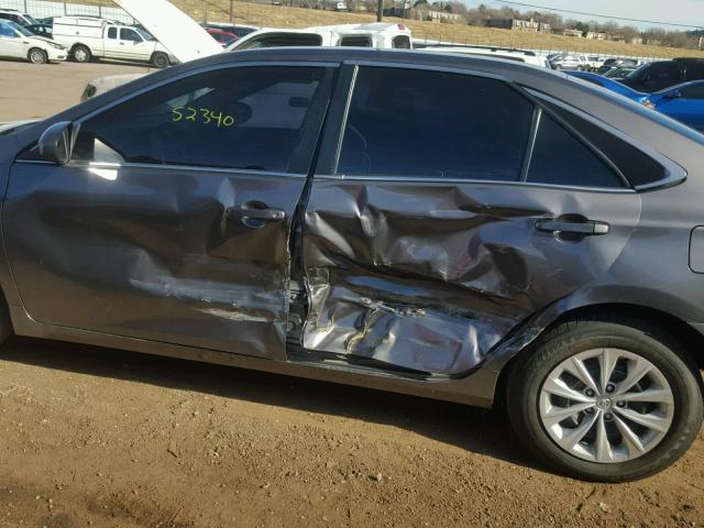4T1BF1FK7FU969717 - 2015 TOYOTA CAMRY LE 灰色 照片 9