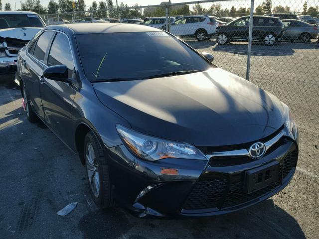 4T1BF1FK6HU739752 - 2017 TOYOTA CAMRY LE ლურჯი ფოტო 1