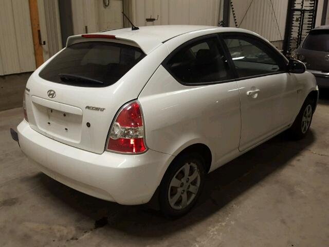 KMHCN35CX8U100190 - 2008 HYUNDAI ACCENT BAS WHITE photo 4