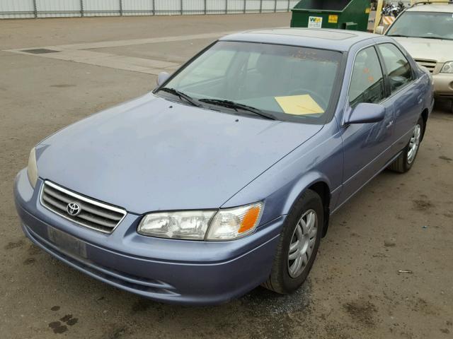 JT2BG22K8Y0466438 - 2000 TOYOTA CAMRY CE BLUE photo 2