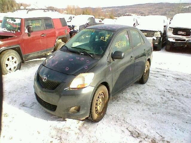 JTDBT903091338035 - 2009 TOYOTA YARIS GRAY photo 2