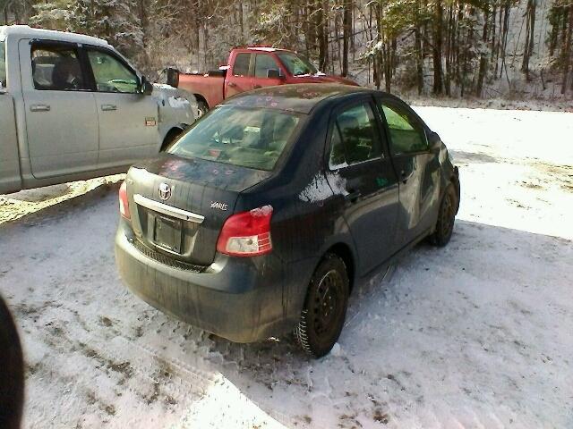 JTDBT903091338035 - 2009 TOYOTA YARIS GRAY photo 4