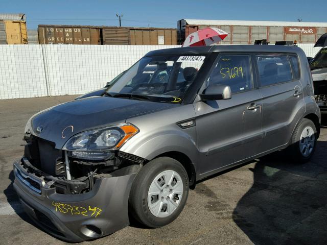 KNDJT2A56D7629793 - 2013 KIA SOUL GRAY photo 2