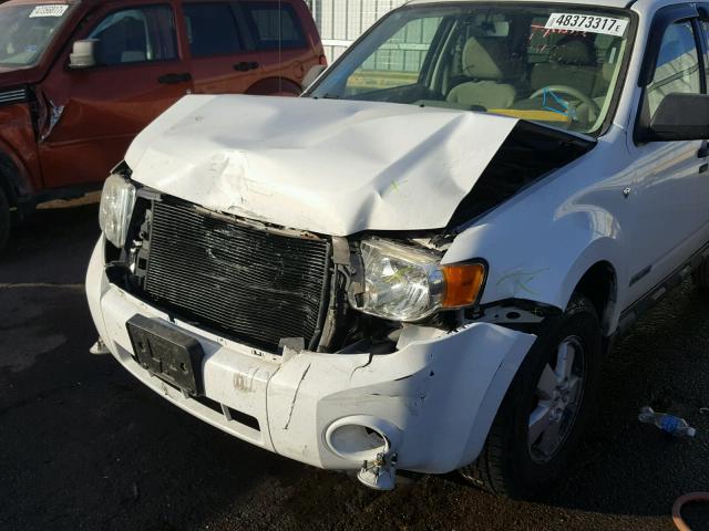 1FMCU93188KE80892 - 2008 FORD ESCAPE XLT WHITE photo 9