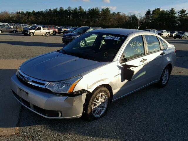 1FAHP35N99W269506 - 2009 FORD FOCUS SE SILVER photo 2