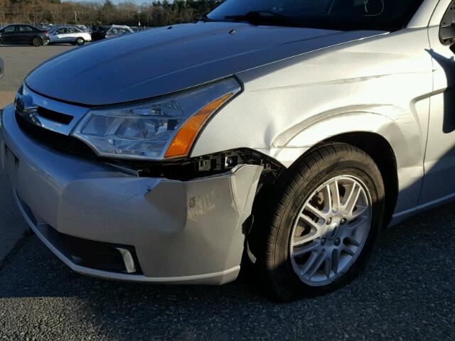 1FAHP35N99W269506 - 2009 FORD FOCUS SE SILVER photo 9