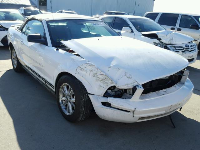 1ZVHT84N085188125 - 2008 FORD MUSTANG WHITE photo 1