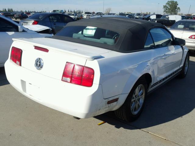 1ZVHT84N085188125 - 2008 FORD MUSTANG WHITE photo 4