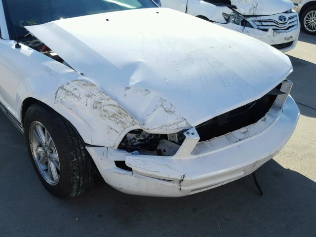 1ZVHT84N085188125 - 2008 FORD MUSTANG WHITE photo 9