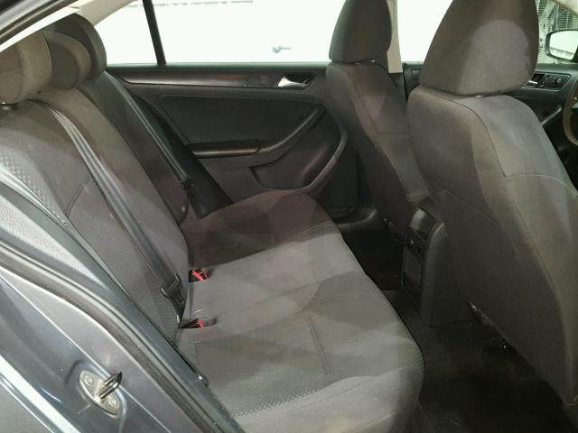 3VW2K7AJXEM445253 - 2014 VOLKSWAGEN JETTA BASE CHARCOAL photo 6