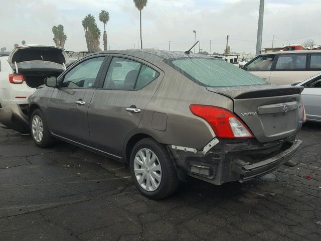 3N1CN7AP6GL815256 - 2016 NISSAN VERSA S GRAY photo 3