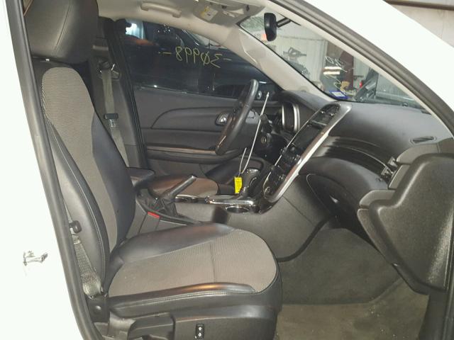 1G11C5SL3FF296842 - 2015 CHEVROLET MALIBU 1LT თეთრი ფოტო 5