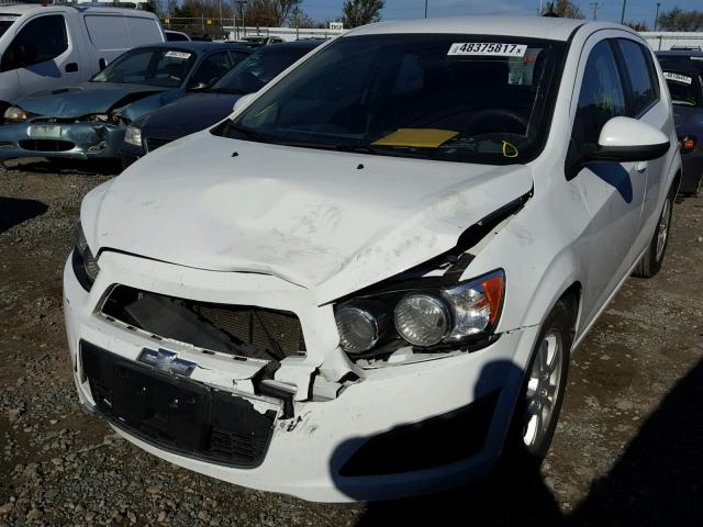 1G1JC6SG1D4114198 - 2013 CHEVROLET SONIC LT WHITE photo 2