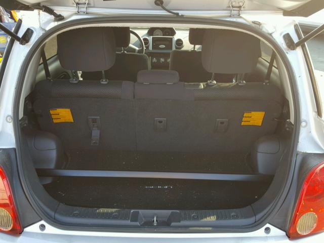 JTKKT624350084821 - 2005 TOYOTA SCION XA SILVER photo 9