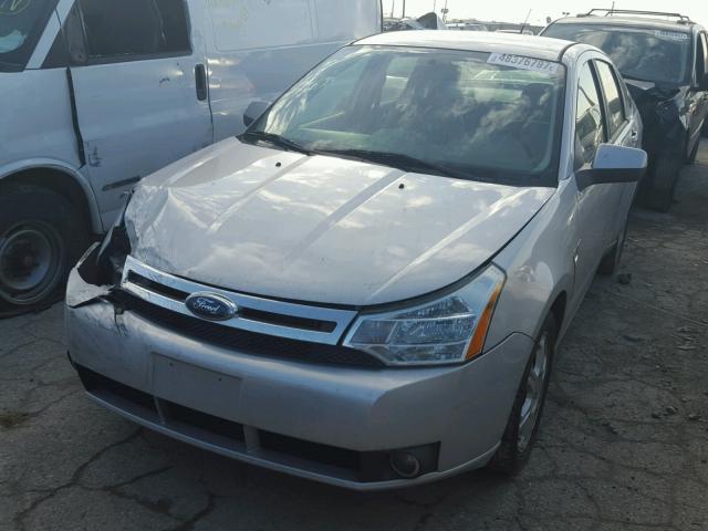 1FAHP35N28W116318 - 2008 FORD FOCUS SE SILVER photo 2