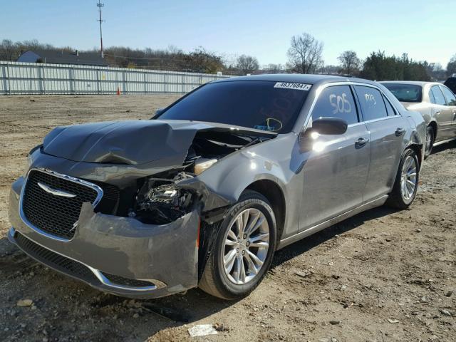 2C3CCAAG5HH663825 - 2017 CHRYSLER 300 LIMITE GRAY photo 2