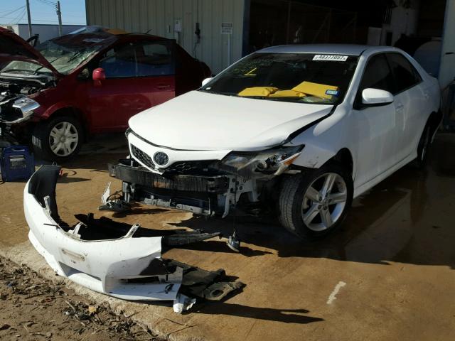 4T1BF1FK9CU546519 - 2012 TOYOTA CAMRY BASE WHITE photo 2