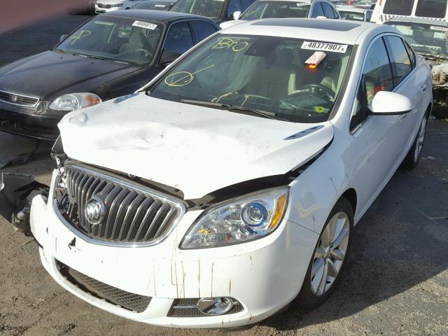 1G4PR5SK3E4113288 - 2014 BUICK VERANO CON WHITE photo 2