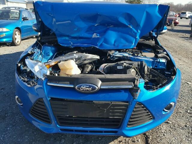 1FADP3F20EL320261 - 2014 FORD FOCUS SE BLUE photo 9