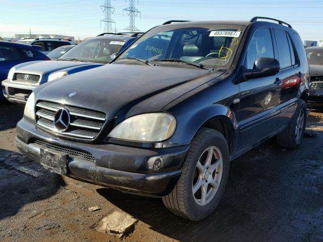 4JGAB54E6XA116627 - 1999 MERCEDES-BENZ ML 320 BLACK photo 2