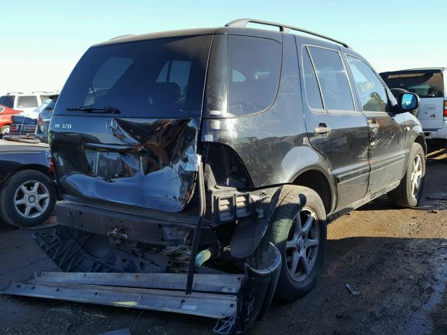 4JGAB54E6XA116627 - 1999 MERCEDES-BENZ ML 320 BLACK photo 4