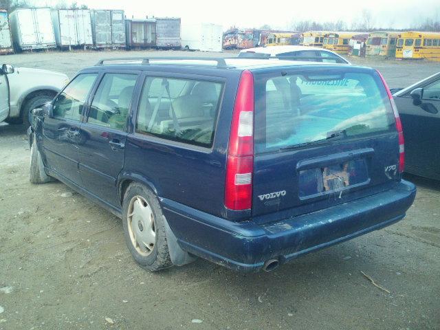 YV1LW5575W3485722 - 1998 VOLVO V70 BLUE photo 3