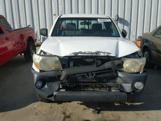 5TENX22N09Z613724 - 2009 TOYOTA TACOMA WHITE photo 9