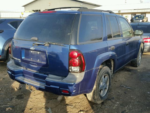 1GNDT13S062261144 - 2006 CHEVROLET TRAILBLAZE BLUE photo 4