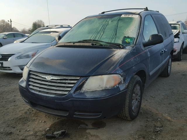 1A4GP45R26B747213 - 2006 CHRYSLER TOWN & COU BLUE photo 2