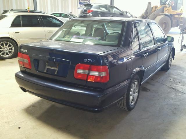 YV1LS557XW3511467 - 1998 VOLVO S70 BLUE photo 4