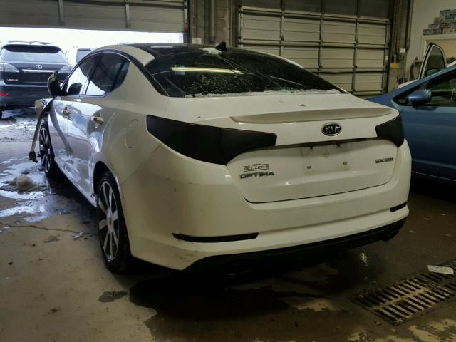 5XXGR4A62CG072237 - 2012 KIA OPTIMA SX WHITE photo 3