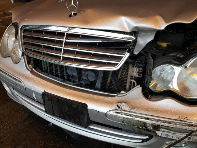 WDBRF61J35A654698 - 2005 MERCEDES-BENZ C 240 SILVER photo 9