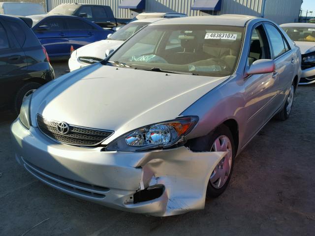 4T1BE32K63U255108 - 2003 TOYOTA CAMRY LE SILVER photo 2