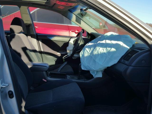 4T1BE32K63U255108 - 2003 TOYOTA CAMRY LE 银色 照片 5