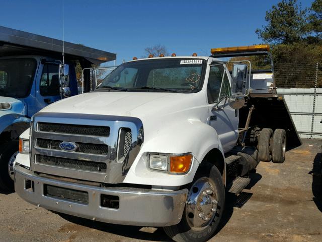 3FRNF65N84V665224 - 2004 FORD F650 SUPER WHITE photo 2