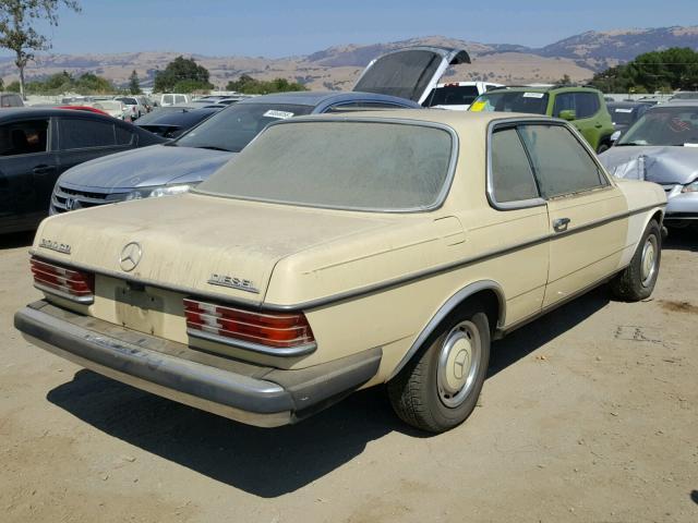 12315012004845 - 1978 MERCEDES-BENZ 300 CD YELLOW photo 4