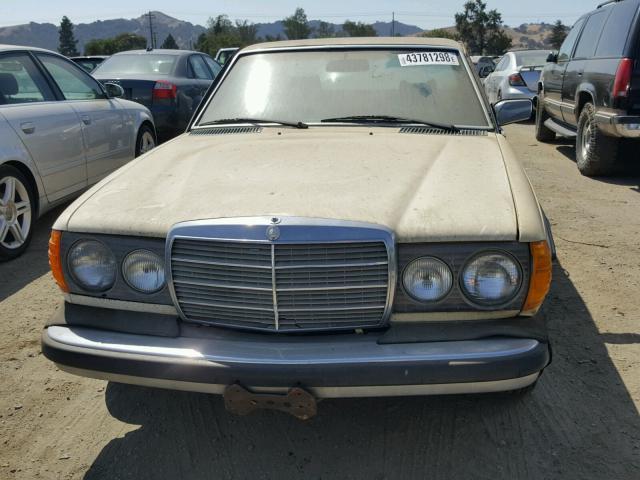 12315012004845 - 1978 MERCEDES-BENZ 300 CD YELLOW photo 9