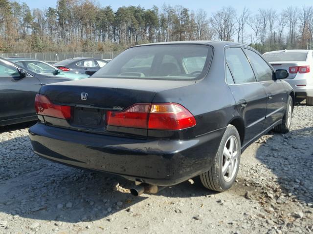 1HGCG1659WA034623 - 1998 HONDA ACCORD EX BLACK photo 4