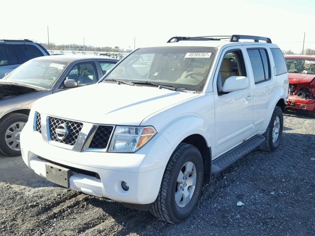 5N1AR18W57C607251 - 2007 NISSAN PATHFINDER WHITE photo 2