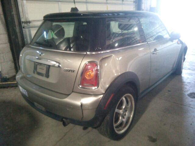 WMWMF33507TU60094 - 2007 MINI COOPER GRAY photo 4