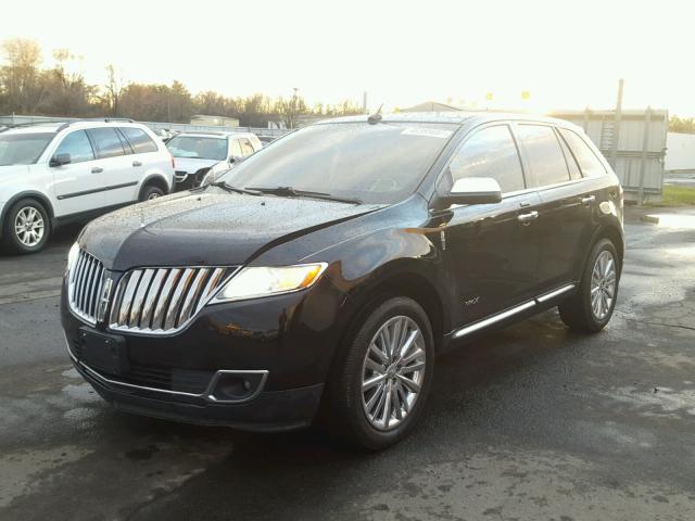 2LMDJ8JK8BBJ30560 - 2011 LINCOLN MKX BLACK photo 2