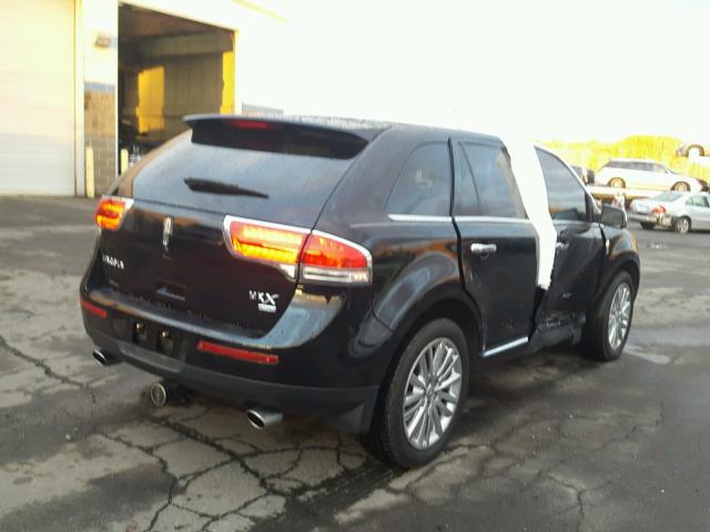 2LMDJ8JK8BBJ30560 - 2011 LINCOLN MKX BLACK photo 4