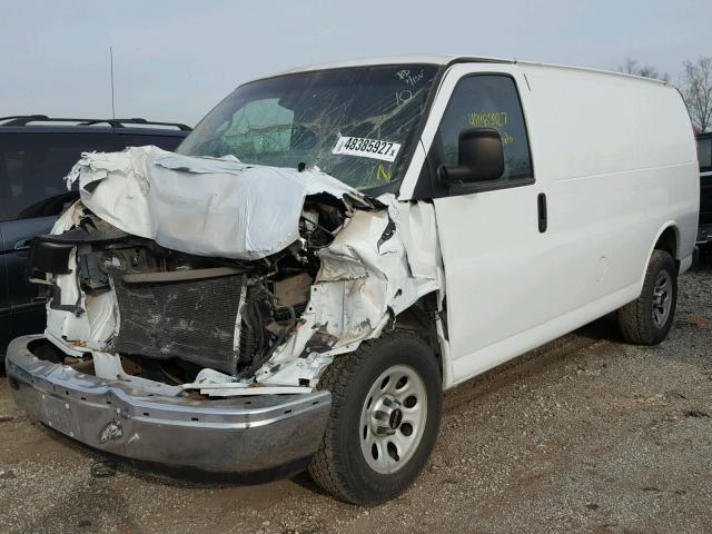 1GTS7AFX6D1155070 - 2013 GMC SAVANA G15 WHITE photo 2