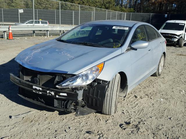 5NPEB4AC9BH082901 - 2011 HYUNDAI SONATA GLS SILVER photo 2