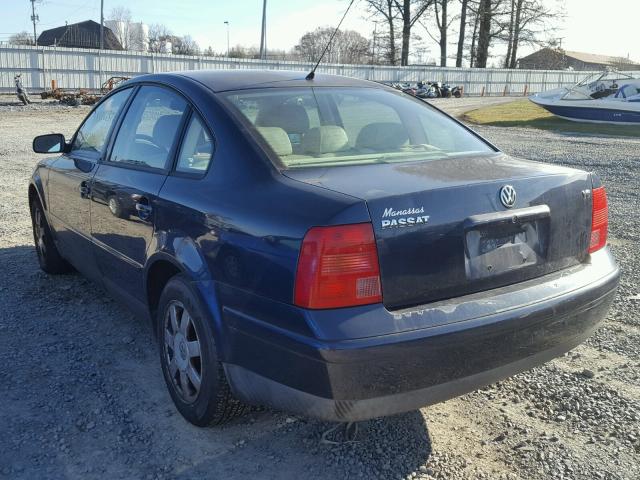 WVWPD63B7XE388098 - 1999 VOLKSWAGEN PASSAT GLX BLUE photo 3