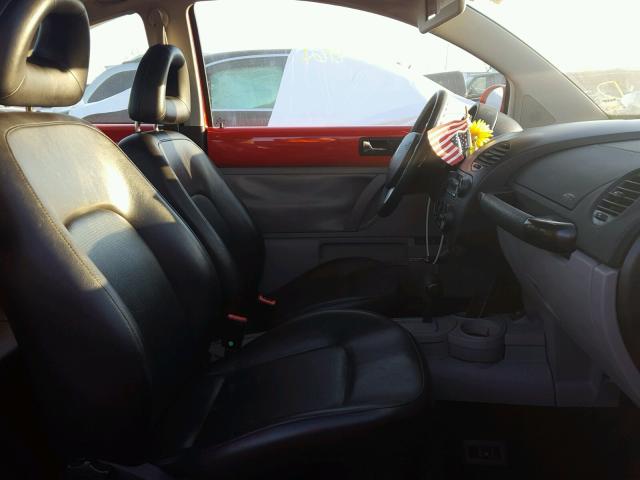 3VWCB21CX2M424729 - 2002 VOLKSWAGEN NEW BEETLE RED photo 5