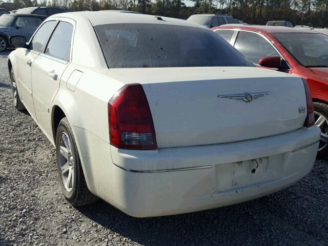 2C3KA53G17H821016 - 2007 CHRYSLER 300 TOURIN WHITE photo 3