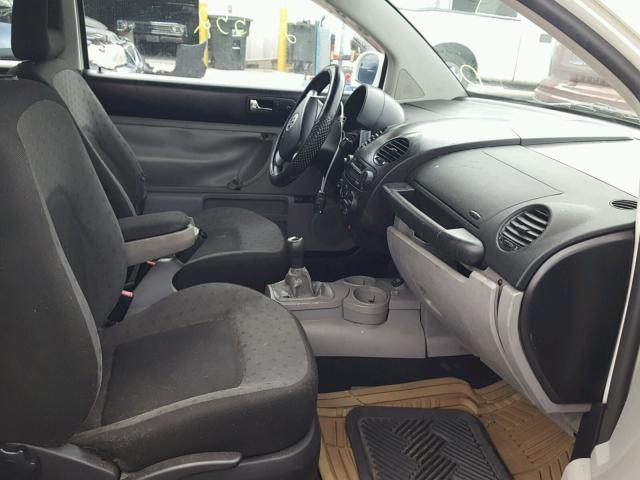 3VWCP21CX2M402456 - 2002 VOLKSWAGEN NEW BEETLE Bej foto 5