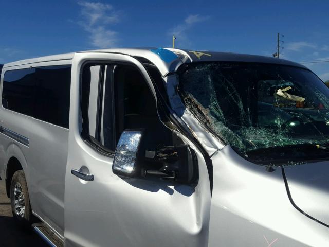 5BZAF0AA2GN854320 - 2016 NISSAN NV 3500 SILVER photo 9